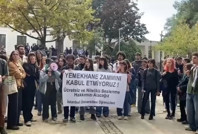 İstanbul Üniversitesi'nde öğrencilerden yemekhane zammına protesto