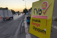 Irak'ta Barzani'nin partisinden Türkçe afişle kampanya