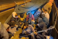 TIR’dan 28 kaçak göçmen çıktı: Şoför tutuklandı