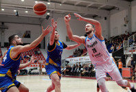 Aliağa evinde Rumen ekibini yıktı