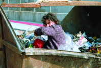 Sefalete sürükleniyoruz