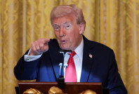 Trump: Hamas enkaz altında esirlerin cesetlerini arıyor