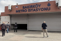 İstanbul'da bir yolcu raylara atlayarak intihar etti