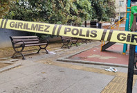 Parkta saldırı: Maskeyi taktı, plakayı boyadı, silahına sarıldı