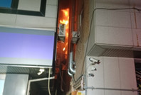 Hamam böceğini öldürmeye çalışan kadın evi yaktı