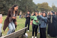 Sıradışı akım: Yüzlerce kişi toplanıp çığlık atıyor