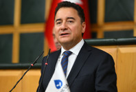 'Ekonominin başına geçecek' iddialarına Ali Babacan'dan yanıt geldi