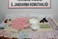 İlaç fabrikasından çalıp uyuşturucu ürettiler