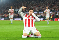 Avrupa'nın yeni yıldızı Köln'den yükseliyor: 19 yaşında, 10 dev kulübü peşine taktı