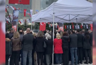 Bayrampaşa'da 'emaneti devralmıştı': AKP'li başkana protesto... Arkalarını döndüler