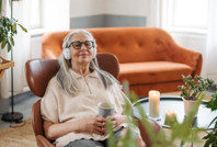 Araştırma: Müzik dinlemek demans riskini azaltıyor