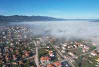 Sındırgı’da deprem bölgesi sisle kaplandı