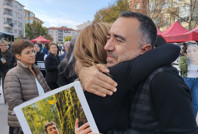 284 gün sonra yüzleri ilk kez güldü