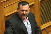 AP'de skandal: Irkçı milletvekili hapis cezasından sonra da maaşını almış