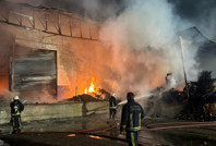 Antalya'da fabrika yangını: 1600 metrekarelik alan yandı