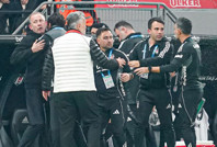 Beşiktaş'tan hakem tepkisi: Kural Fenerbahçe'ye ve Galatasaray'a farklı mı işliyor?