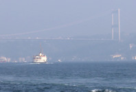İstanbul Boğazı sisle kaplandı: Köprü görünmez oldu