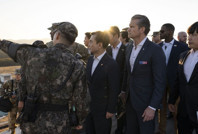 Kim Jong Un'dan gözdağı: ABD'li bakanı topçu atışıyla karşıladı