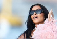 Sosyetik güzel Kim Kardashian'ın oyunculuğuna sert eleştiri