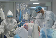 Komşuda doktorlar 48 saatlik greve gidiyor