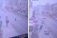 Sürücüsüz motosikletten son anda kurtuldu