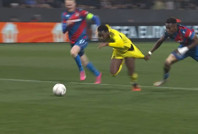 Fenerbahçe Plzen'de penaltı bekledi, Hollandalı hakemin kararı çıldırttı!