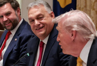 Tatlı dille muafiyeti kaptı: Trump'tan Orban'a bir yıl süre