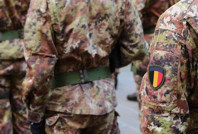 Savunma bakanı 17 yaşındaki gençleri askere çağırdı