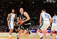 Anadolu Efes'te işler yolunda gitmiyor: Bologna'ya yenildi, hasret 3 maça çıktı