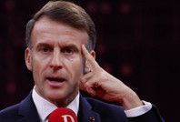 Macron: Sosyal medyayı 15 yaşın altına yasaklamak için çalışıyoruz