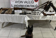 Yaptığı silahlara müşteri ararken yakalandı