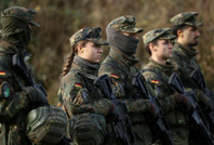 Alman liderden zorunlu askerlik mesajı