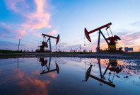 Petrol fiyatları arz fazlası sinyalleriyle yatay seyre geçti