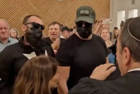 Pişkinliğin bu kadarı! Tecavüzcü İsrailli askerleri alkışladılar