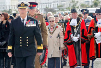 Sahte amiral ortalığı karıştırdı