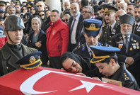 Gözyaşlarıyla uğurlandı: Şehit Yarbay Korkmaz toprağa verildi