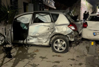 Üsküdar’da kontrolden çıkan araç ortalığı savaş alanına çevirdi