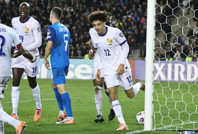 Azerbaycan evinde Fransa'ya direnemedi