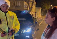 Gülerek üfledi, ağlayarak ayrıldı