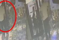 Felaketin görüntüleri ortaya çıktı: Kapı kilitli, herkes kırmaya çalışıyor