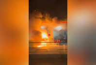 Çekmeköy'de otomobil akaryakıt istasyonuna daldı