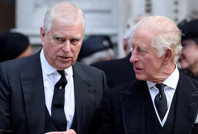 Prens Andrew üzerindeki baskı artıyor