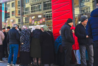 Güneş doğmadan kuyruğa giriyorlar: Her şey cepte kalacak 200 TL için