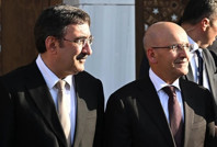 Cevdet Yılmaz ve Mehmet Şimşek topu birbirine attı, sorular ortada kaldı