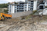 70 kişi tahliye edilmişti: Çöken alan toprakla dolduruluyor