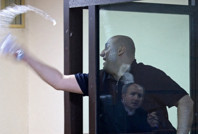 Hakime su atan muhalif lidere hapis cezası