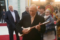 Putin'den kopuz şov