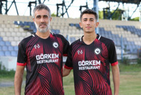 Hatay'da baba - oğul aynı takımda forma giyiyor