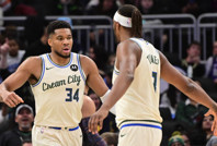 Antetokounmpo tarihe geçti, Bucks rahat kazandı