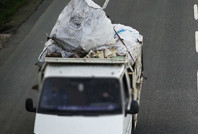 Kur'an-ı Kerim sayfaları savruldu, iki kişi gözaltına alındı